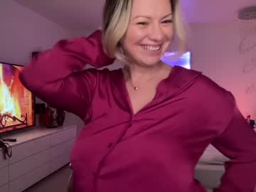 cam girl porn kiradivine image #433635