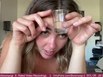cam girl porn bloomyogi image #4822338