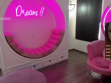 cam girl porn ashlyeroberts1 image #2129000