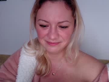 cam girl porn kiradivine image #1683665