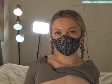 cam girl porn blondehottiek image #6675281