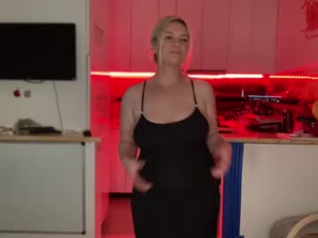 cam girl porn kiradivine image #5739444