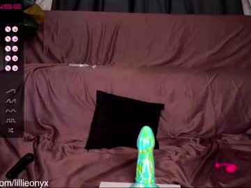 cam girl porn lillieonyx image #4451353
