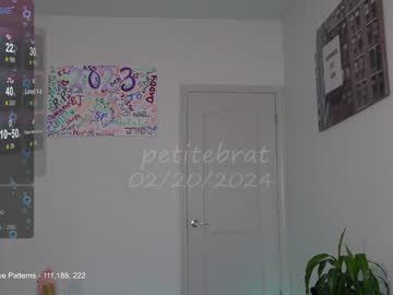 cam girl porn petitebrat image #6408099