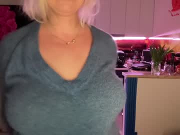 cam girl porn kiradivine image #6342409