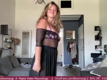 cam girl porn bloomyogi image #4914404