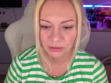 cam girl porn kiradivine image #5740456