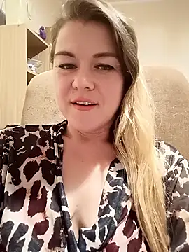 Stripchat sex cam LunikaLunaX