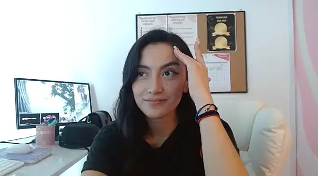 Stripchat sex cam yuyiskitty