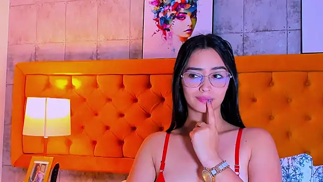 Stripchat sex cam EmilyyRamirez
