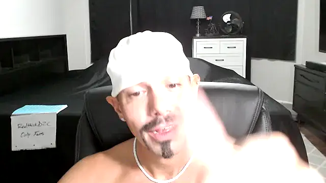 Stripchat sex cam ThickD2C