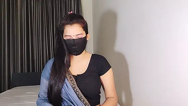 Stripchat sex cam YourLovelyQueen