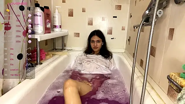 Stripchat sex cam PlayfulShyEmma