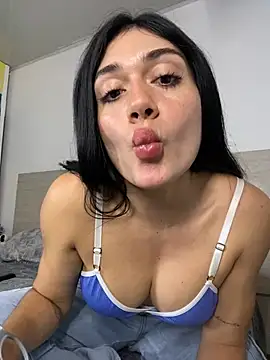 Stripchat sex cam LaanaCooper