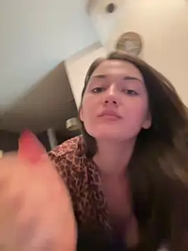 Stripchat sex cam RoseViki