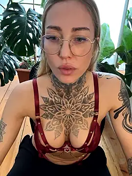 Stripchat sex cam ElenaHaze