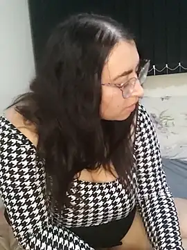 Stripchat sex cam LuisaEMelissa