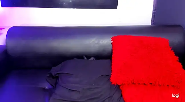 Stripchat sex cam SwettNaomy
