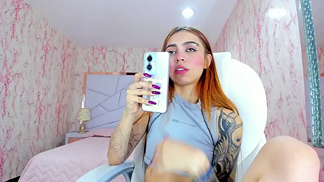 Stripchat sex cam EMMABRAT