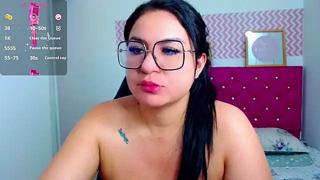 Stripchat sex cam _curvy_latina