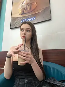 Stripchat sex cam MilaBee