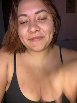 Stripchat sex cam HotsiaraH