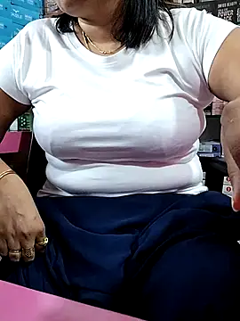 Stripchat sex cam SimmiHot