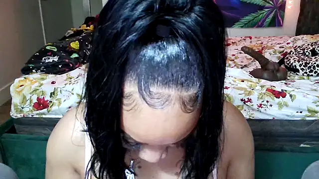 Stripchat sex cam YasmineMinaj