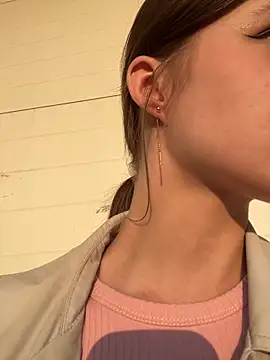 Stripchat sex cam KittyQueeny
