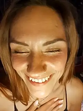 Stripchat sex cam SlimBellaa