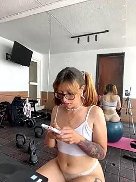 Stripchat sex cam CandyPinkk_