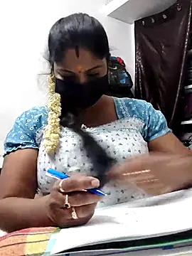 Stripchat sex cam shamritha99