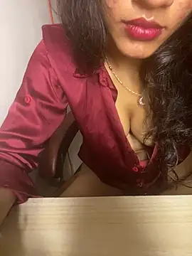 Stripchat sex cam MaggieMasala
