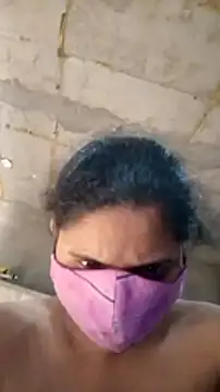 Stripchat sex cam VyingAviary