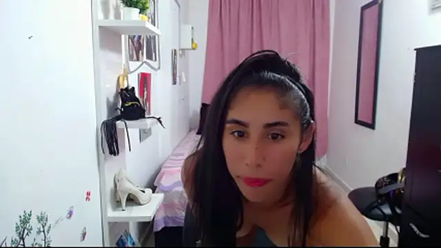 Stripchat sex cam sophy_miller3