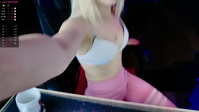 Stripchat sex cam NaomiHita