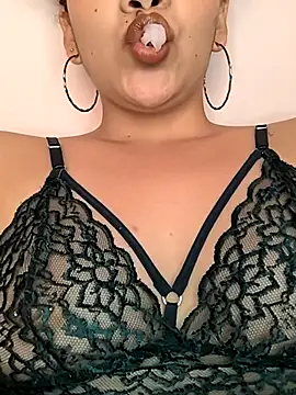 Stripchat sex cam maite_cardenas